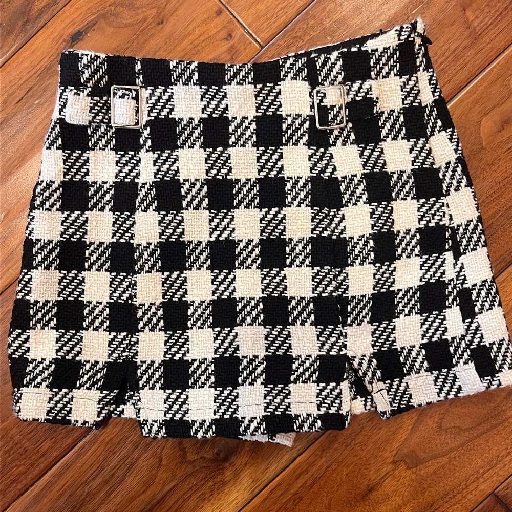 Zara Black and White Plaid Tweed Mini Skort with Buckle Accent